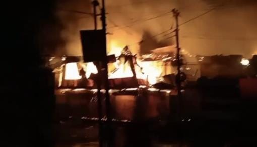 Fire broke out in Sumbal Bazaar of Bandipora