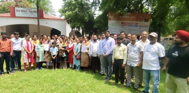 Instructors protested against summer camp, submitted memorandum
