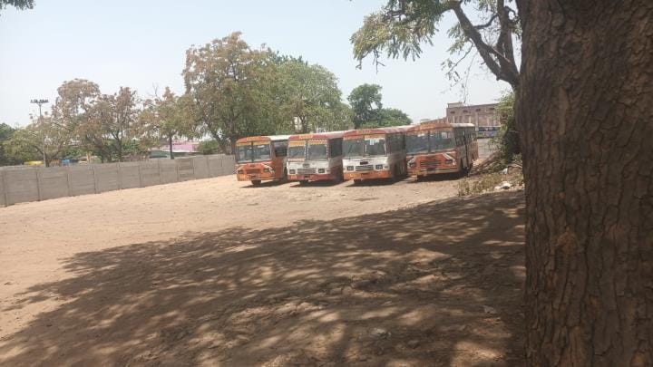Passengers decreased in summer, depot faces daily loss of Rs 3 lakh