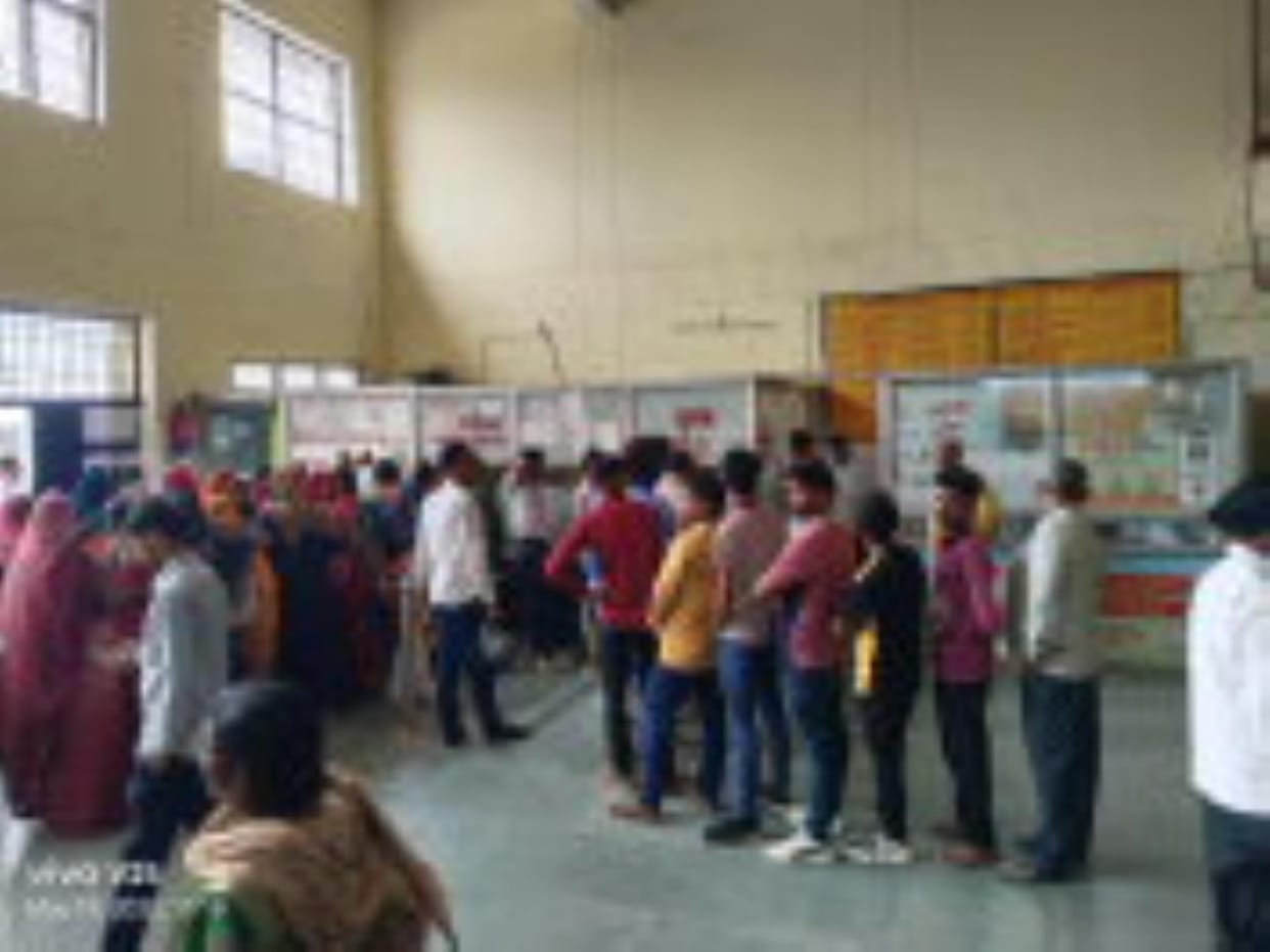 Infection patients increased... Long queue from getting prescription to medicine counter