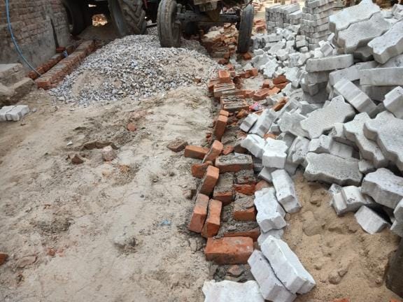 Interlocking was laid without putting ballast, JE got it removed