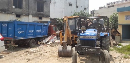 Vehicles parked in Roshni godown are becoming junk due to lack of maintenance
