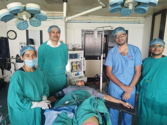 Two successful surgeries were performed at the Sports Injury Clinic in Civil Hospital
