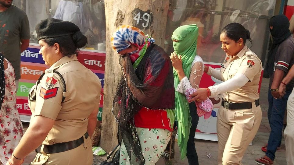 Prostitution exposed in hotel, four girls and one boy arrested