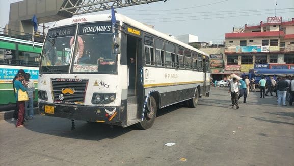 Punjab Roadways bus driver crushed an old woman at ISBT Una, she died on the spot