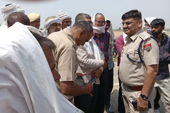 Farmers protested against the unauthorized installation of poles in the fields