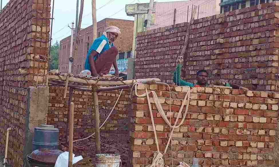 Public toilet being built for 9 lakhs, the years old problem of shopkeepers will be solved