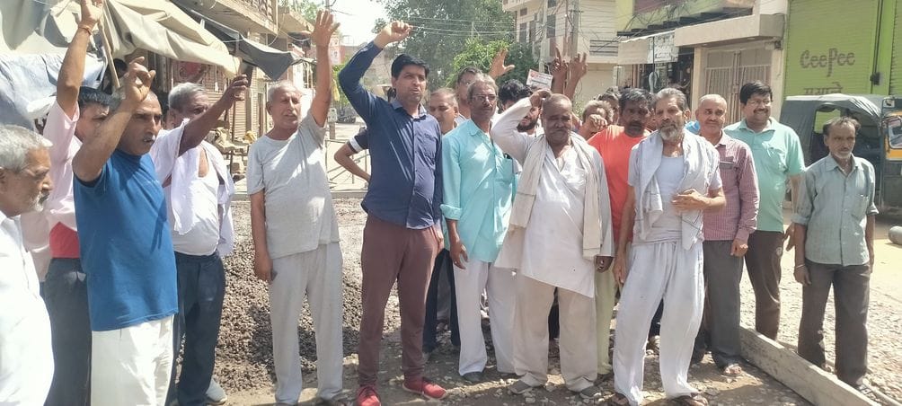 11 Hatta Bazar road construction stopped, allegations of use of substandard material