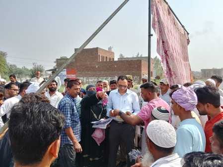 The truth came out in the investigation, Idgah was found to be at its place, 100 square meters less than 6 bigha land