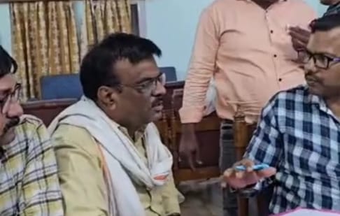 जांच करती लोकयुक्त की टीम