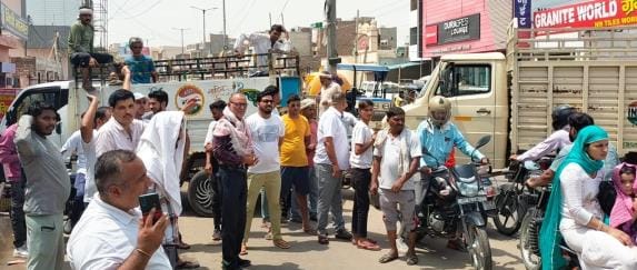 People blocked the national highway to find a solution to the 42-year-old dilapidated sewerage system