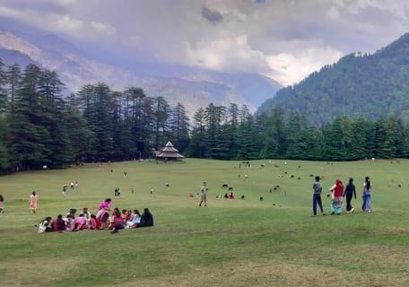 Tourists are unable to reach Sainj Valley due to lack of facilities