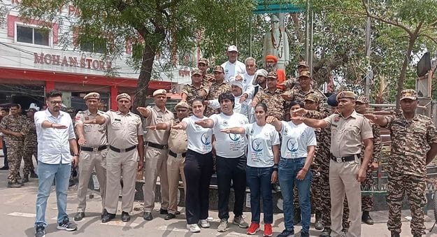 To make the country drug free, the Trust took to the streets and started a march.