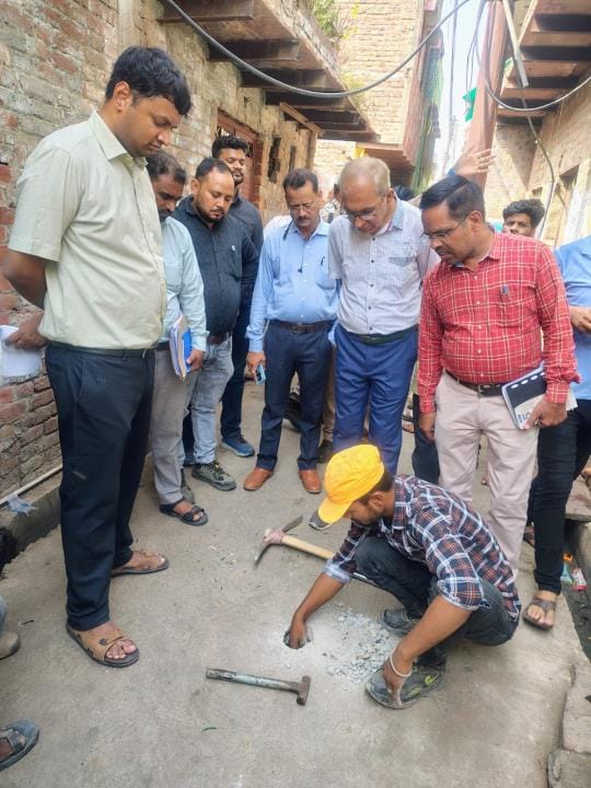 Irregularities in road construction, thickness found to be less than standard during investigation