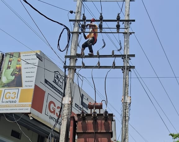 As soon as the mercury rose, the electricity corporation's system failed, water supply was also disrupted.