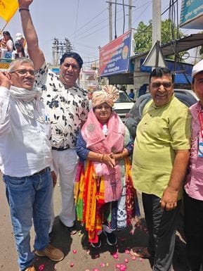 Abhinandan rally taken out in honor of meritorious girl students