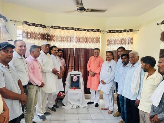 Tribute paid to former Prime Minister Rajiv Gandhi in Indora