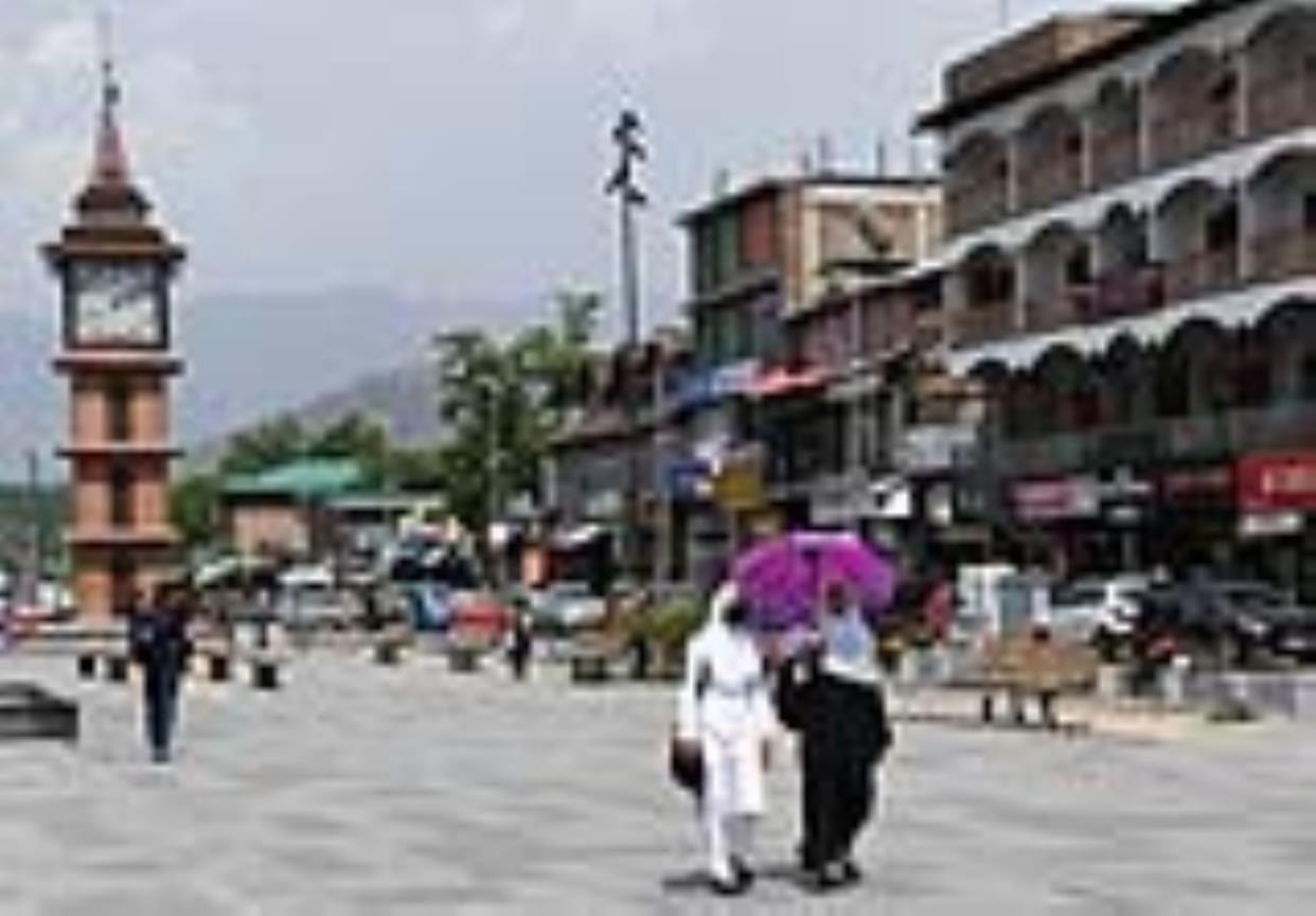 Heat rising in Kashmir valley, temperature recorded 8.6 degrees higher than normal