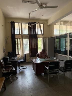 Block Committee Chairman disconnected the electricity connection of the food supply department.