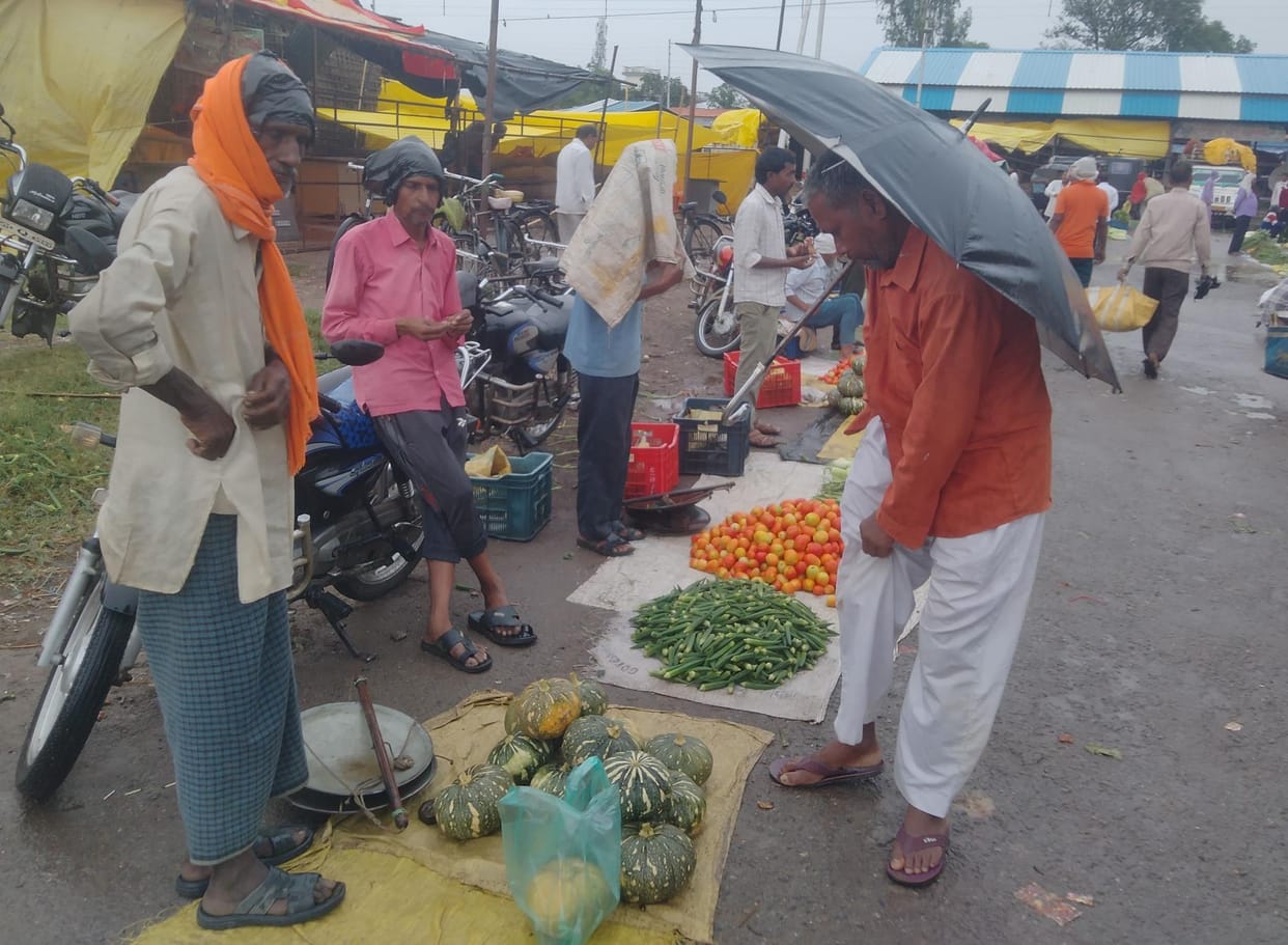 Even after removing encroachment, farmers did not get the auction platform