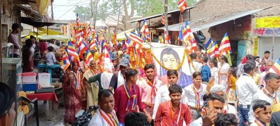 People filled with patriotism are taking out Tiranga Yatra from village to village