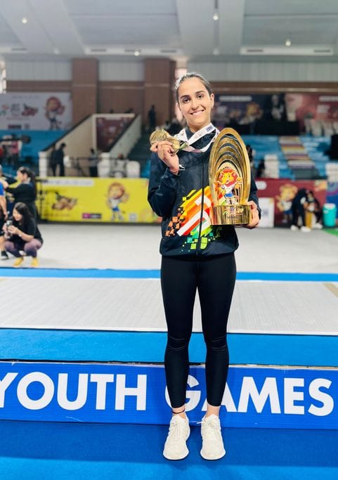 Deepanshi and Livjot performed excellently in fencing