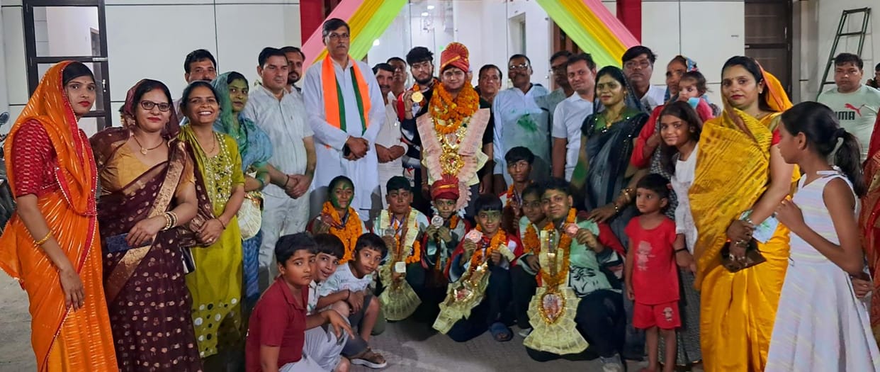 Seven players of the district won medals in Karate Championship