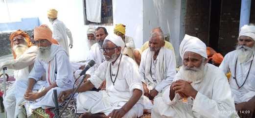 Everyone should follow the path shown by Kabir Das