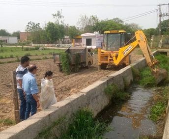There was no electricity, water supply was done by running tubewell with generator