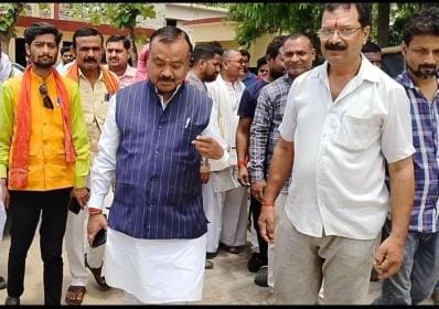 Workers agreed to the assurance of filing a case