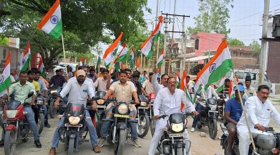 Bike riders took out a rally in honor of soldiers
