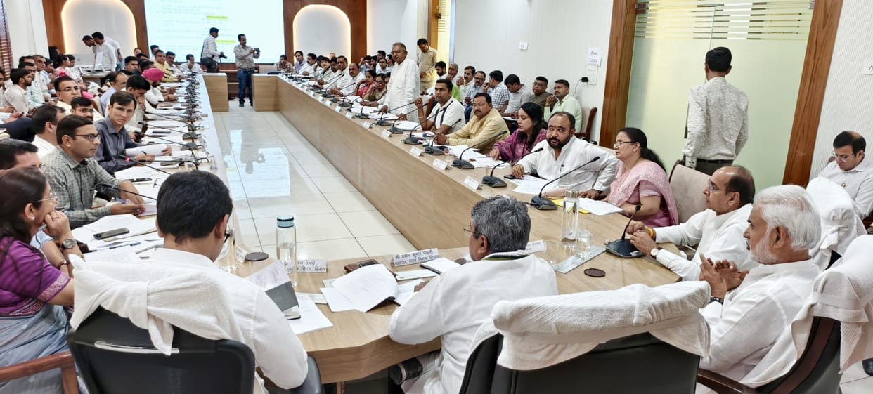 10-hour marathon meeting of the Municipal Corporation, conclusion: chaos and allegations.