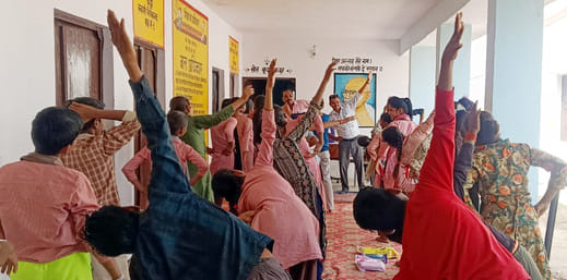 Children's enthusiasm in summer camp, Kho-Kho and football competitions held