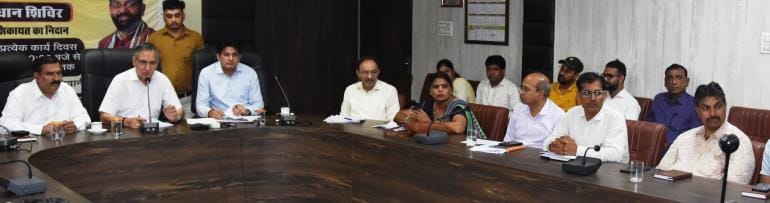 There should be no delay in resolving the problems of workers: DC