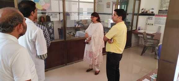 Sirohi: Collector reached Krishnaganj CHC for surprise inspection, gave instructions to improve arrangements