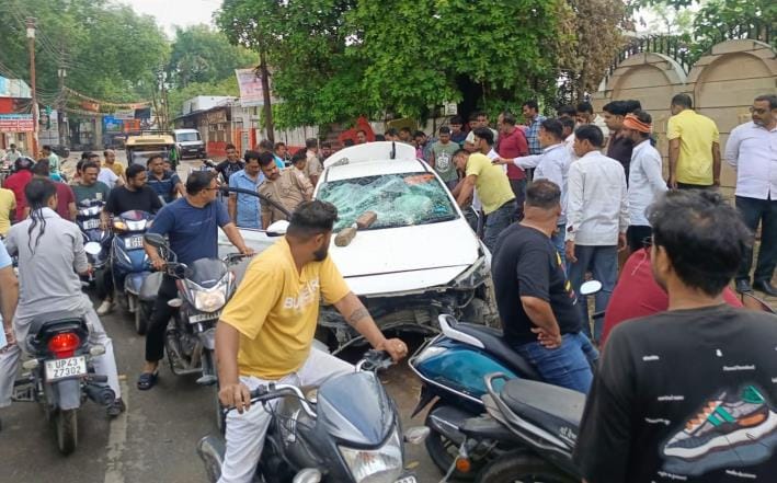 Only the vehicle number is mentioned in the FIR, not the stuntman.