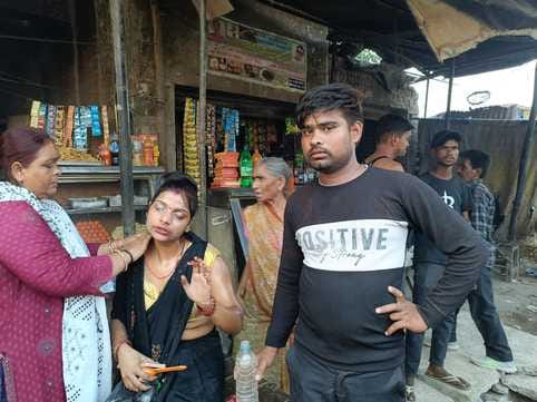 The bullies beat up the couple and threw red chilli powder in their eyes