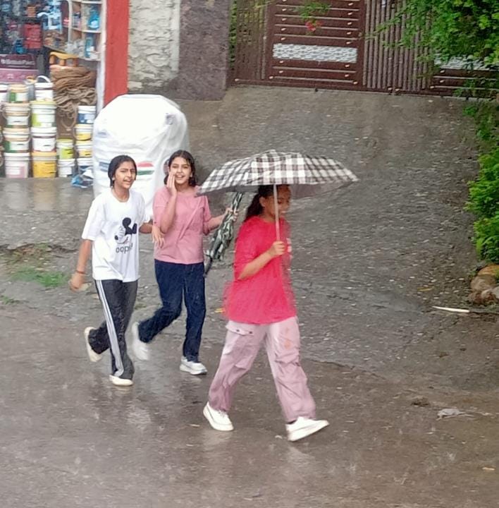 Heavy rain in Bageshwar brought relief from heat