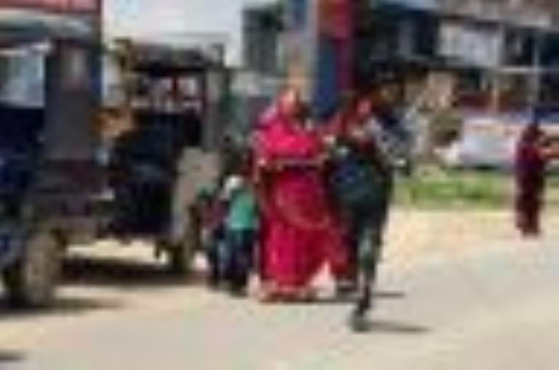 There is no bus facility from Khunuwan border, passengers are upset