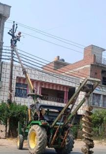 400 poles broken due to storm, 200 villages still without electricity even after 36 hours