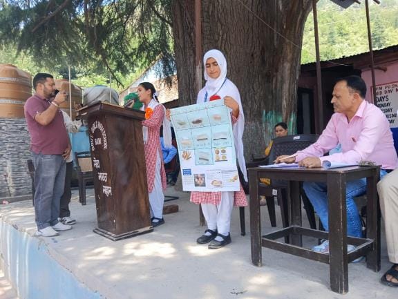 Ajit Kiranu of Dulangal School secured first position in the seminar