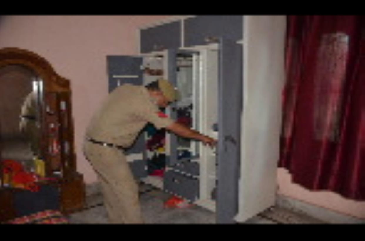 Thieves stole air conditioner and temple's piggy bank