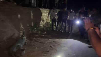 crocodile was seen in Chittorgarh at a place where there is neither a river nor a pond for miles