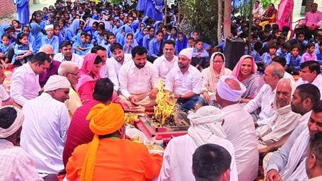 Statue of Maa Saraswati installed in school