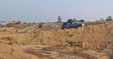The arbitrary journey on the incomplete Ganga Expressway is causing pain