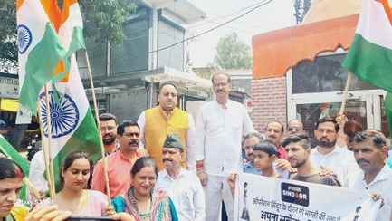 Jaisinghpur reverberated with slogans of 'Bharat Mata ki Jai' in Kharota Patan. Eight Khair trees were cut
