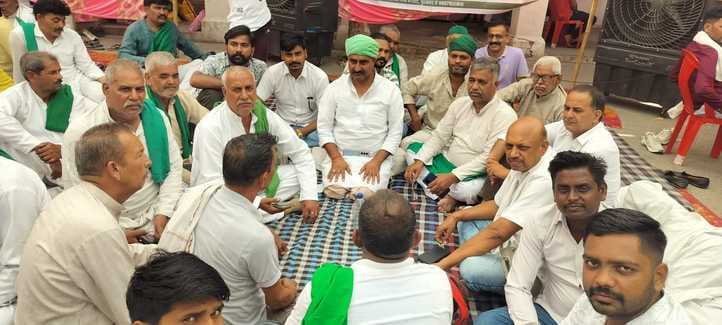 The protest of Kisan Mazdoor Sangathan continued in the Collectorate