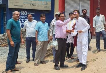 Sweets distributed on renaming medical college as Ahilyabai