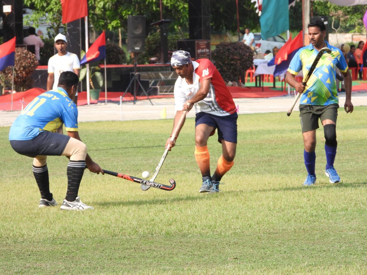 Teams from Siddharthnagar and Deoria won the trophy