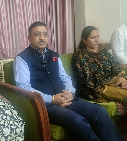 The state government closed 1500 institutions in its two and a half year tenure